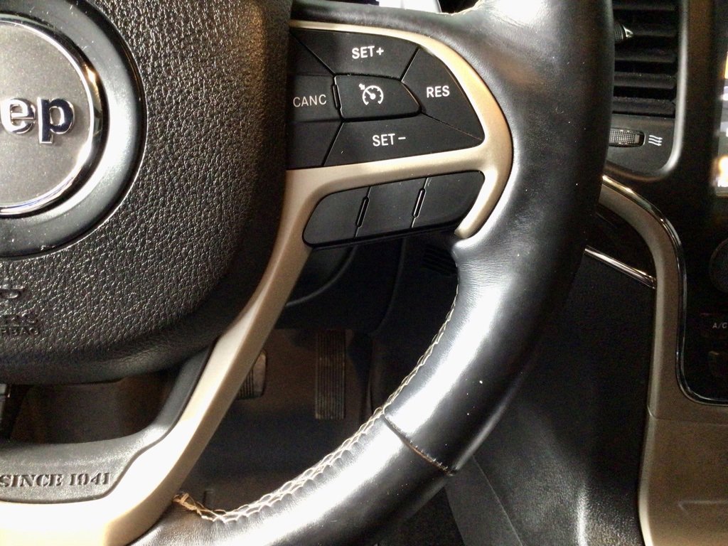 Used 2014 Jeep Grand Cherokee Overland image 25