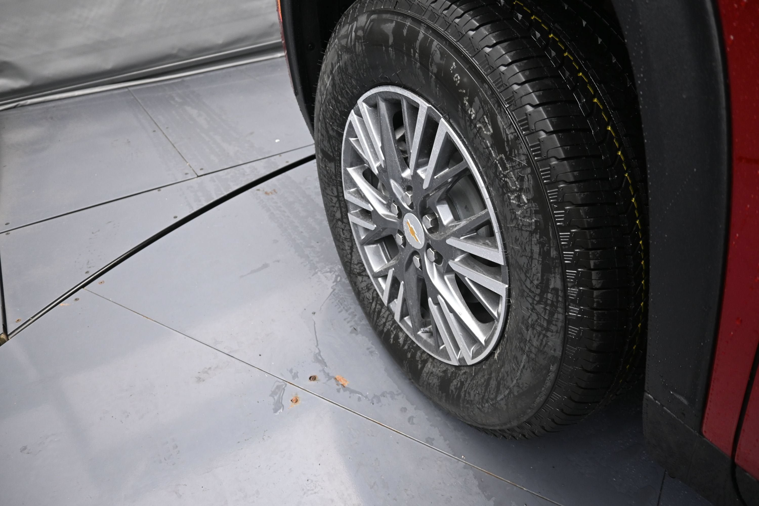 New 2026 Chevrolet Traverse LT w/ Driver Confidence Package FWD image 35