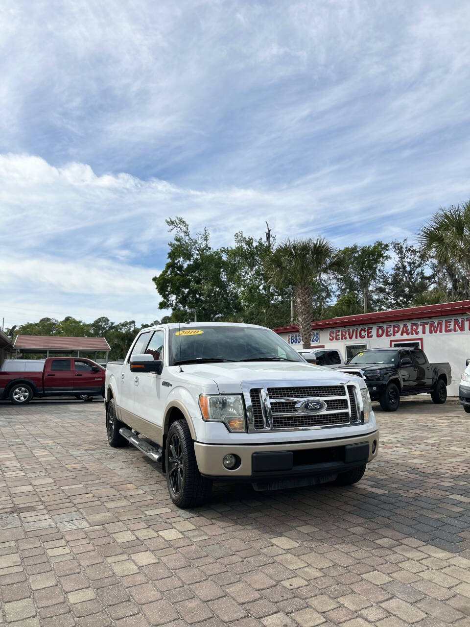 Used 2010 Ford F150 Lariat RWD image 2