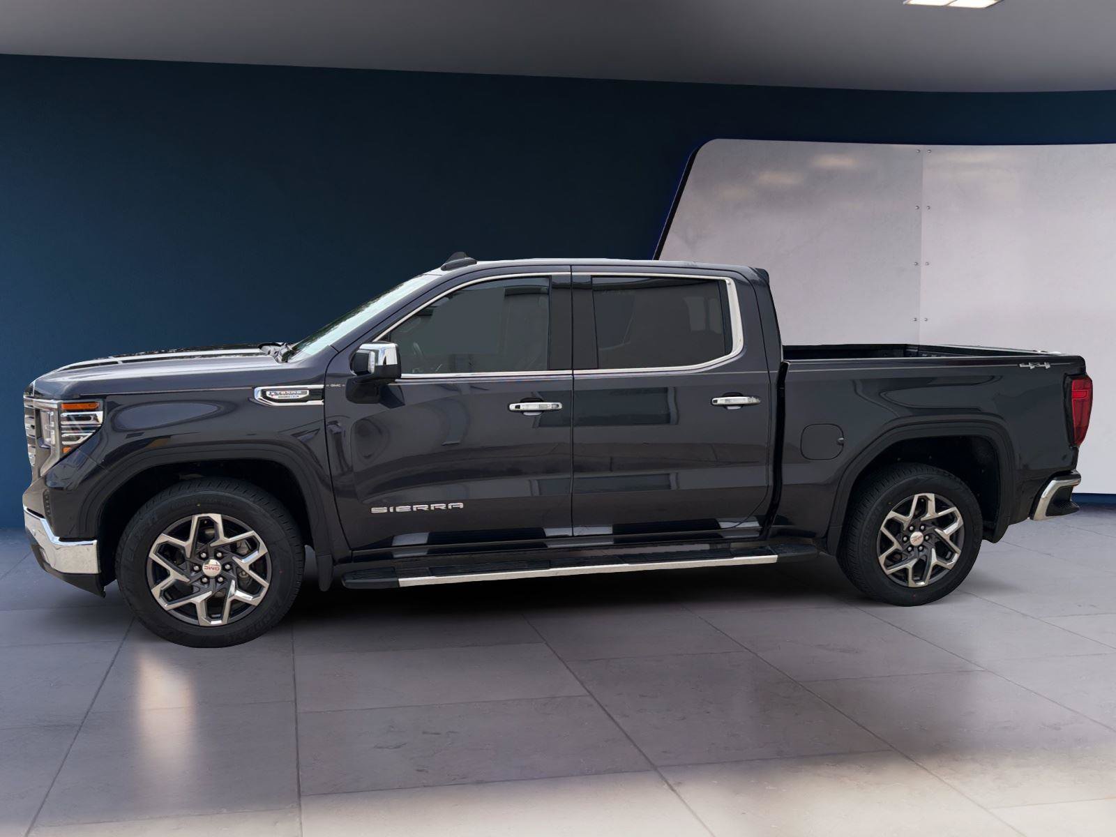 Used 2022 GMC Sierra 1500 SLT AWD/4WD image 2