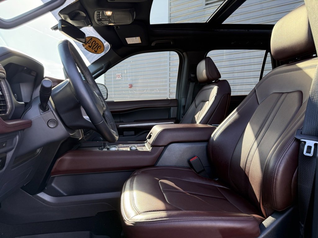 Used 2024 Ford Expedition Limited image 28