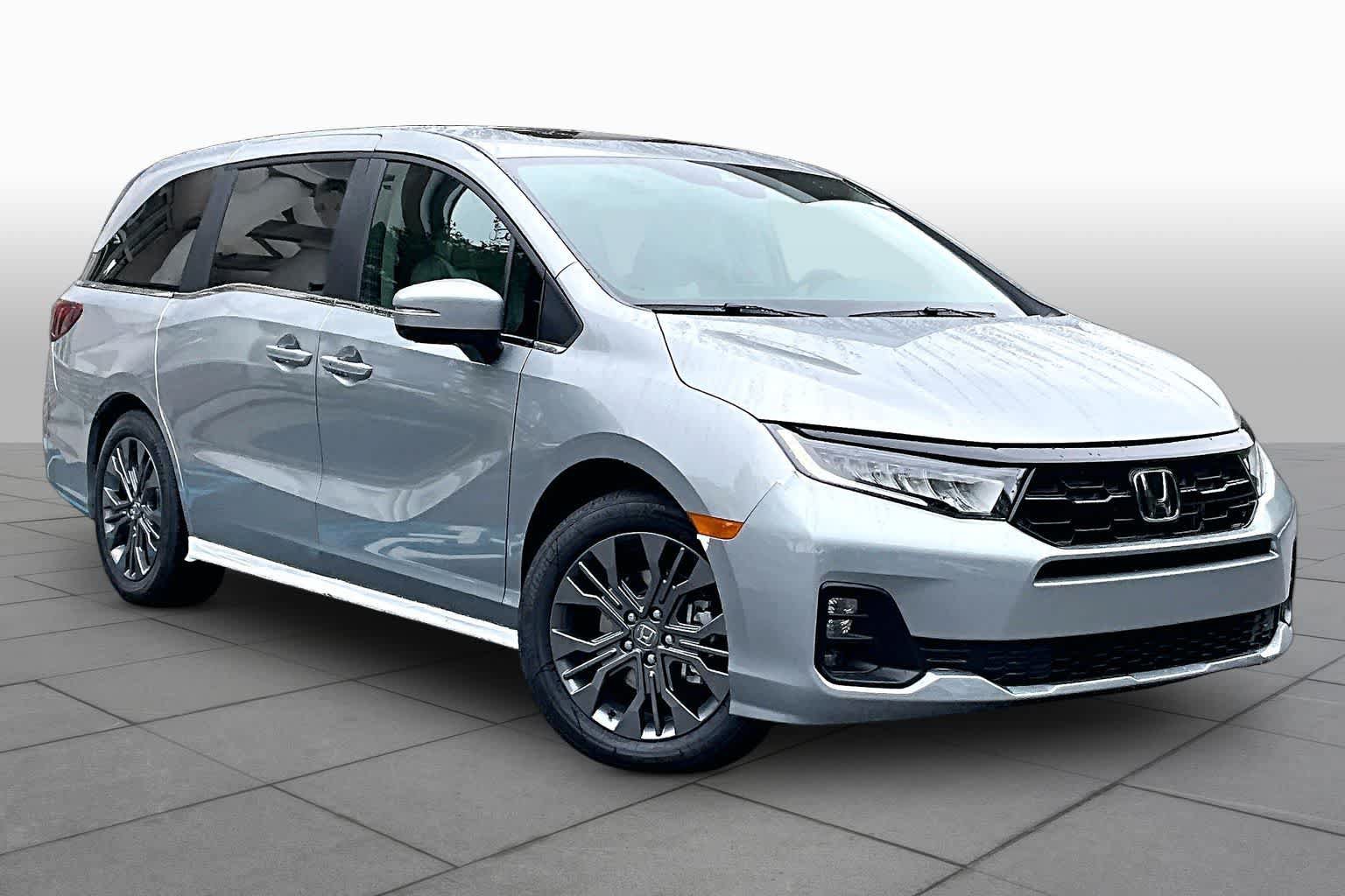 New 2026 Honda Odyssey Touring image 2