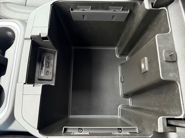 Used 2019 Chevrolet Silverado 1500 High Country image 29