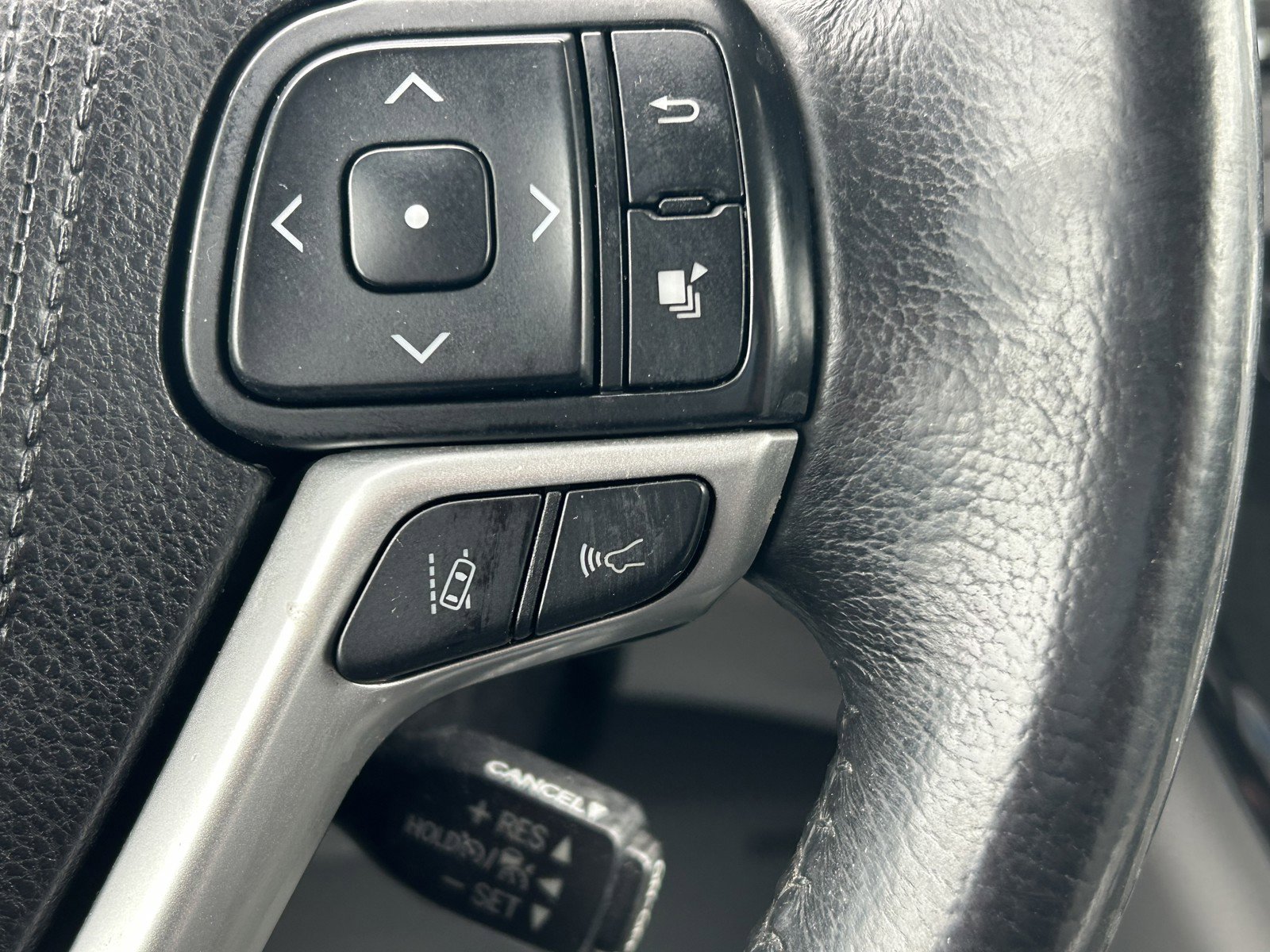 Used 2018 Toyota Sienna XLE w/ Carpet Mat Package image 24