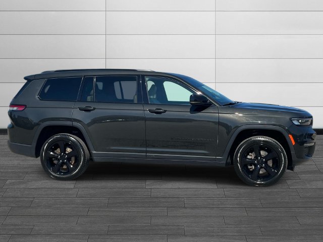 Certified 2024 Jeep Grand Cherokee L Limited w/ Black Appearance Package AWD/4WD image 3