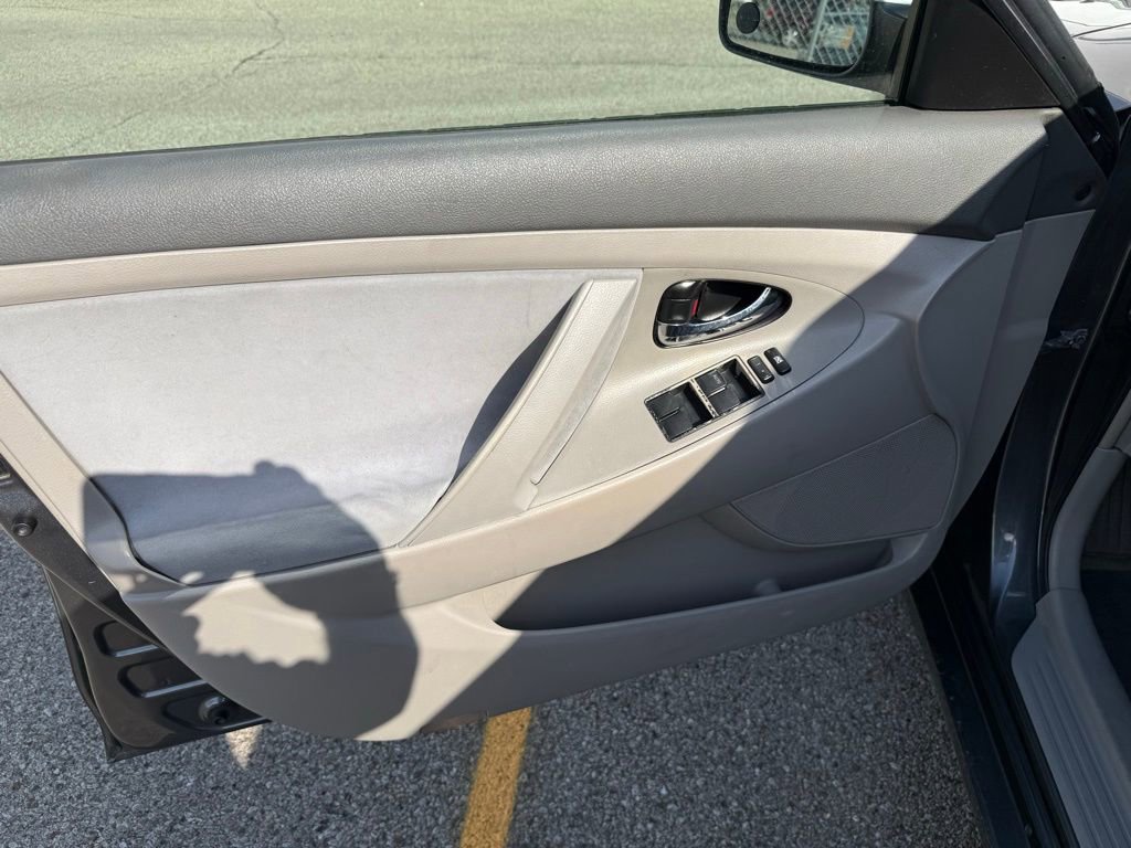 Used 2008 Toyota Camry LE image 6