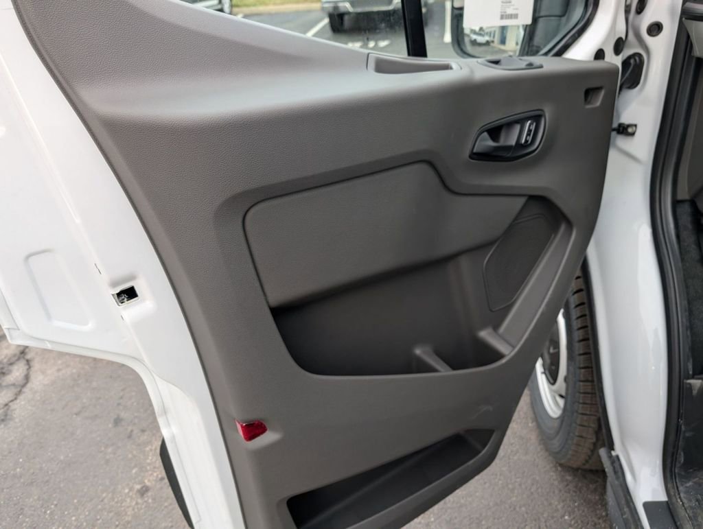 New 2026 Ford Transit 250 148 Medium Roof w/ Load Area Protection Package RWD image 16