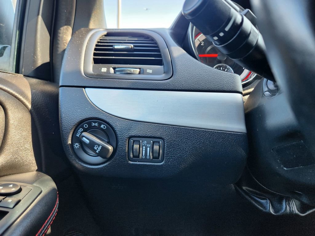 Used 2017 Dodge Grand Caravan GT image 23