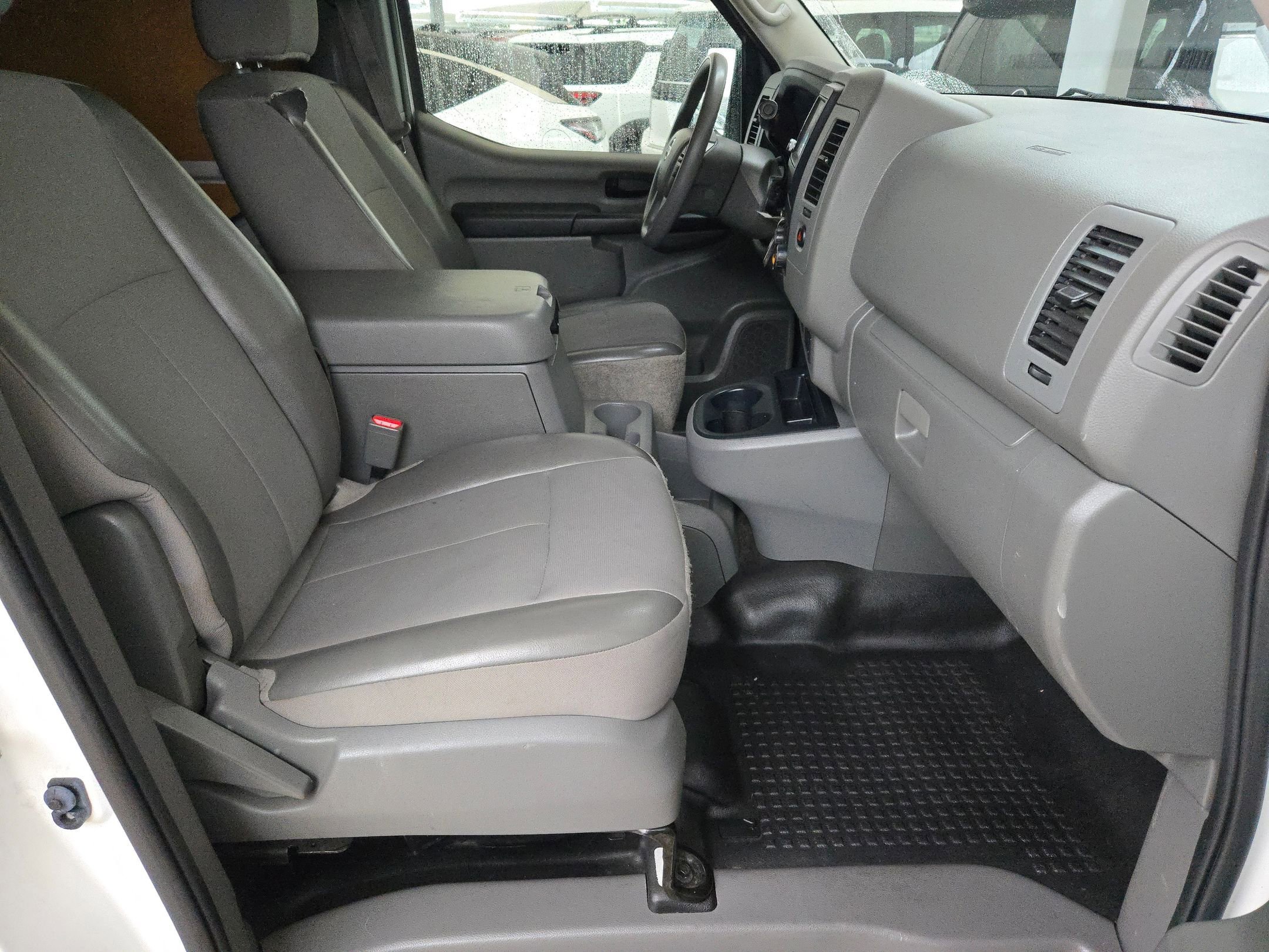 Used 2021 Nissan NV 2500 SV RWD image 27