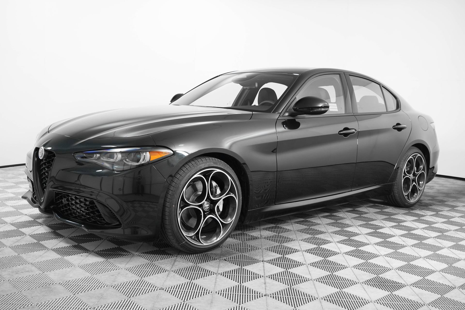 New 2025 Alfa Romeo Giulia w/ Driving Assist Package RWD image 3
