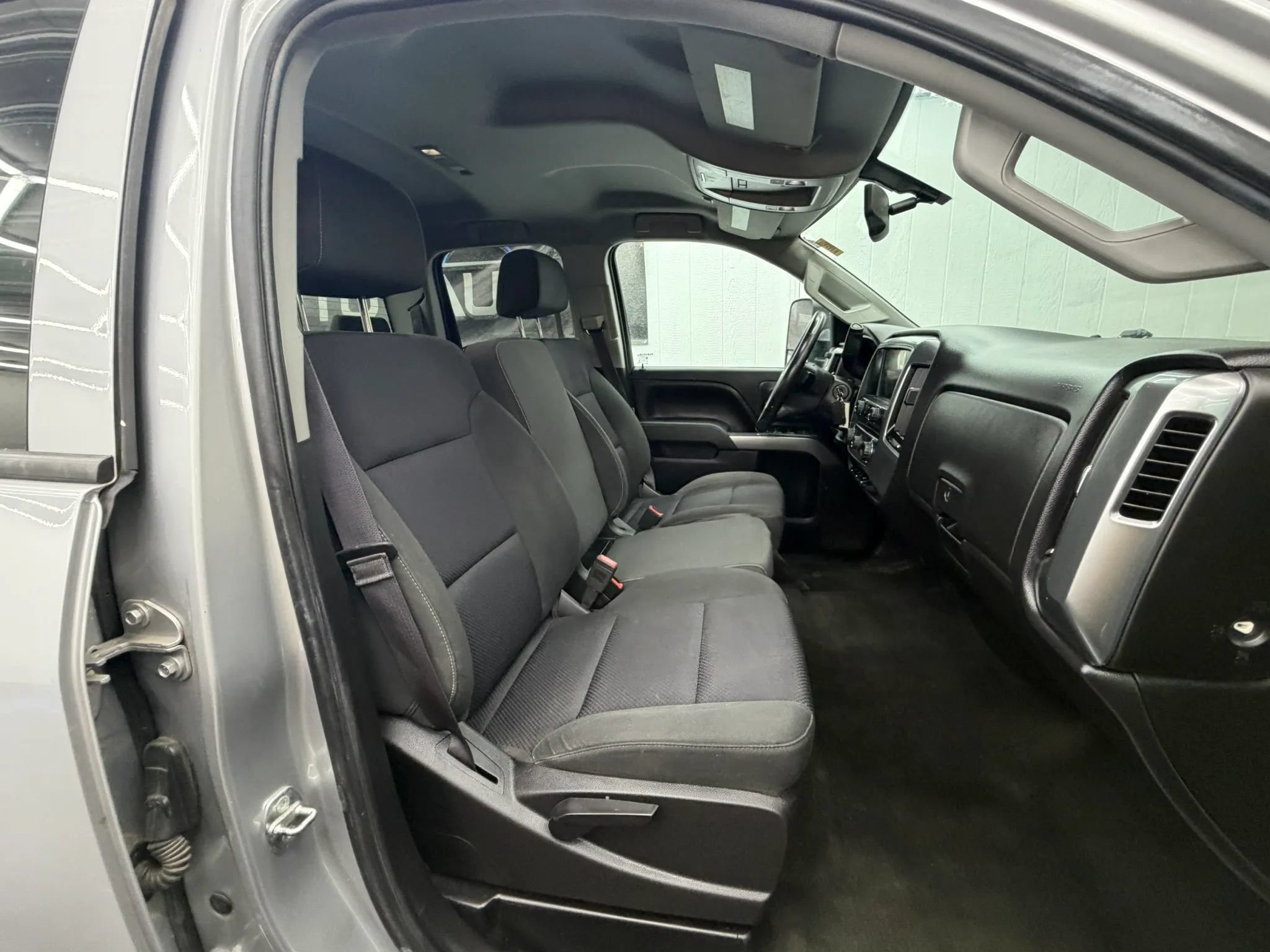 Used 2015 Chevrolet Silverado 2500 LT w/ LT Convenience Package AWD/4WD image 4