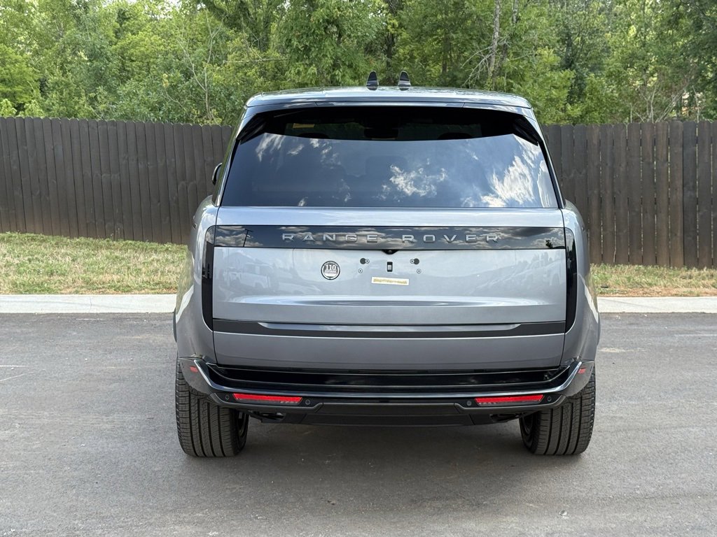 New 2025 Land Rover Range Rover SE image 4