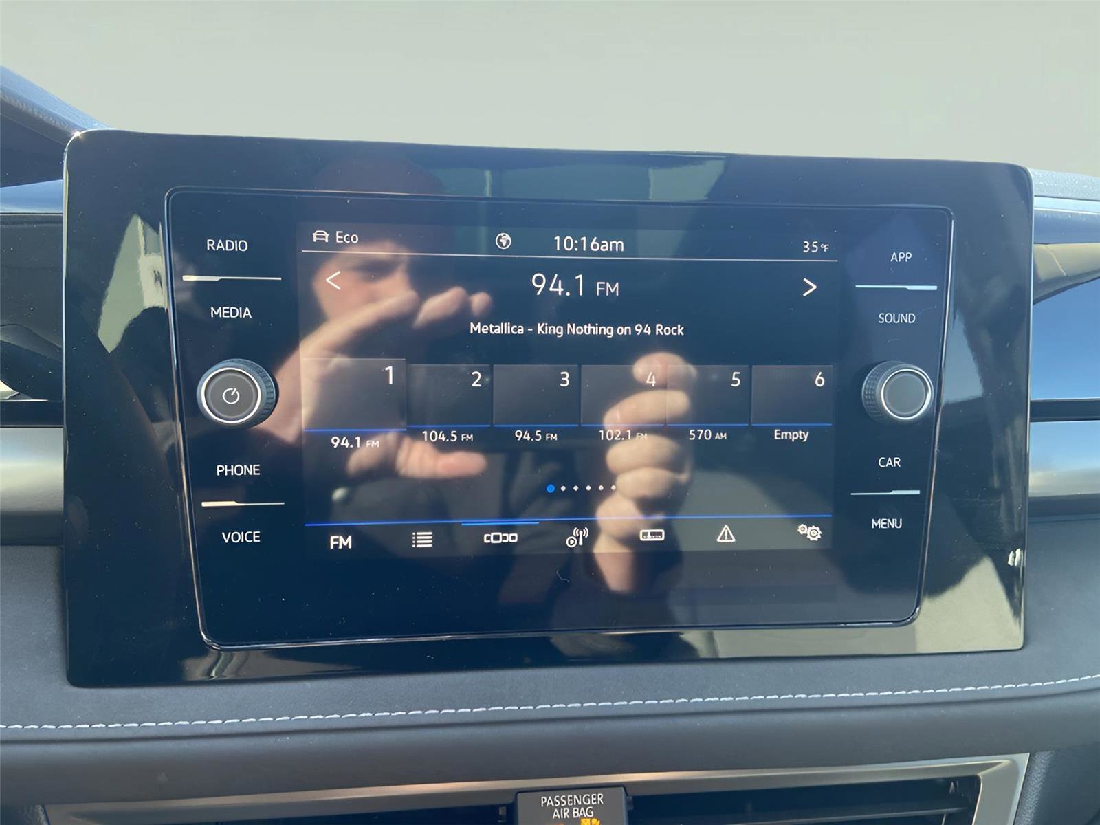 Used 2025 Volkswagen Taos SE image 29