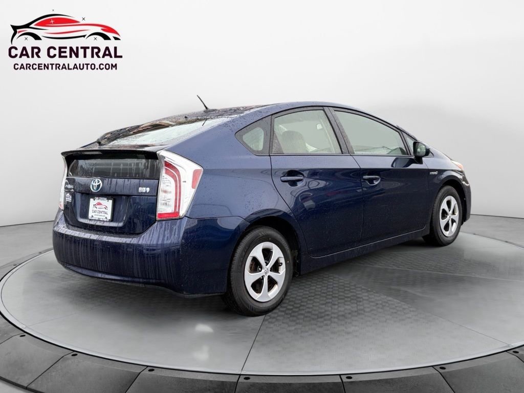 Used 2015 Toyota Prius Three image 5
