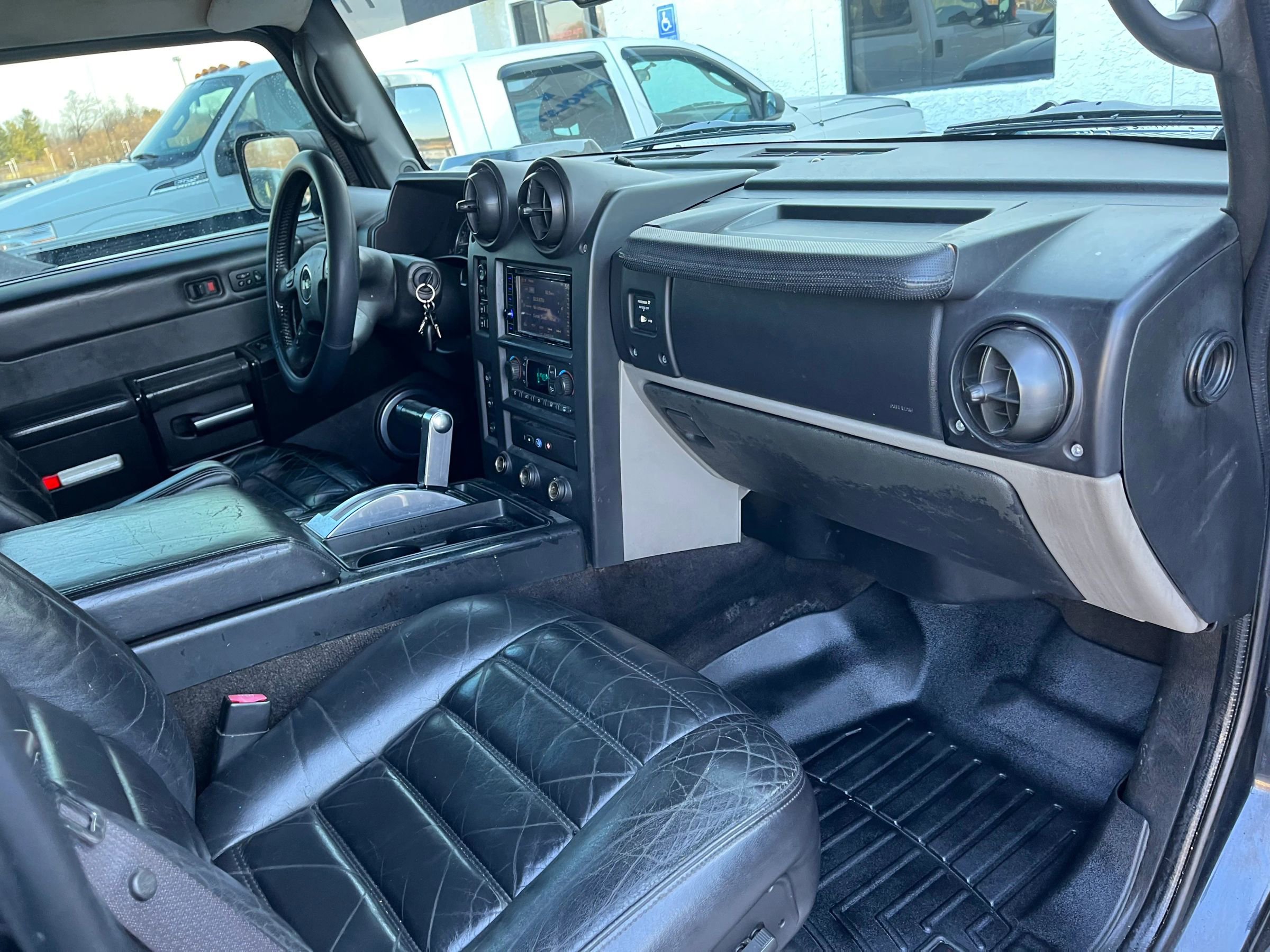 Used 2005 HUMMER H2 SUT w/ Preferred Equipment Group image 11