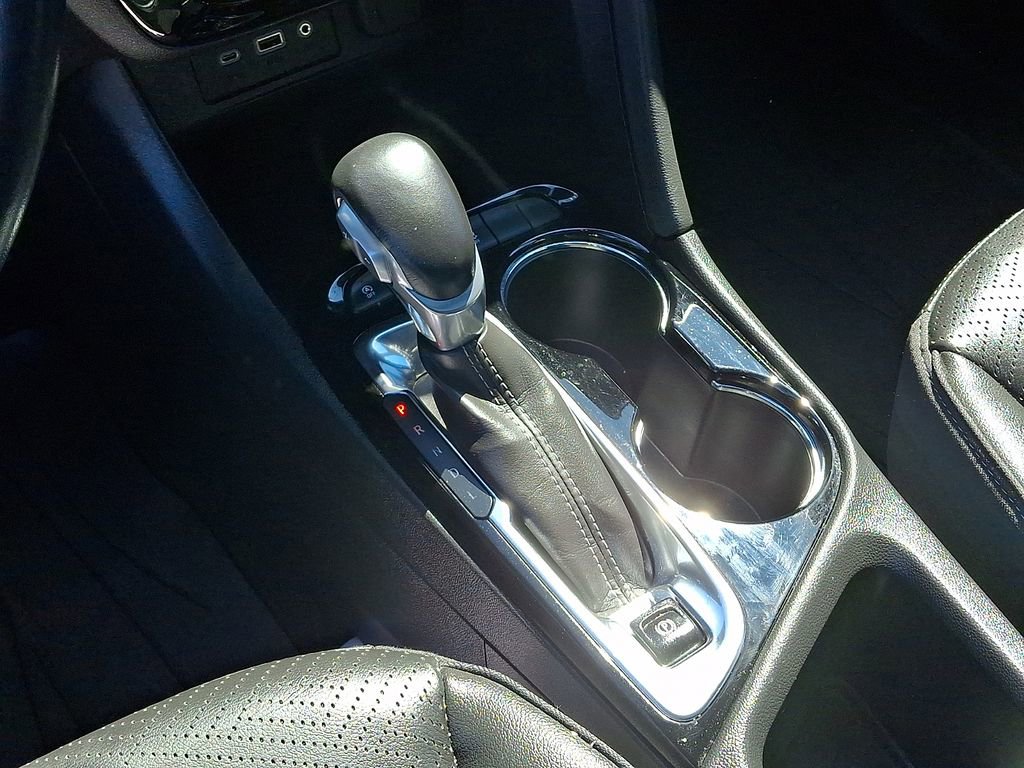 Used 2023 Buick Encore GX Essence w/ Experience Buick Package image 15