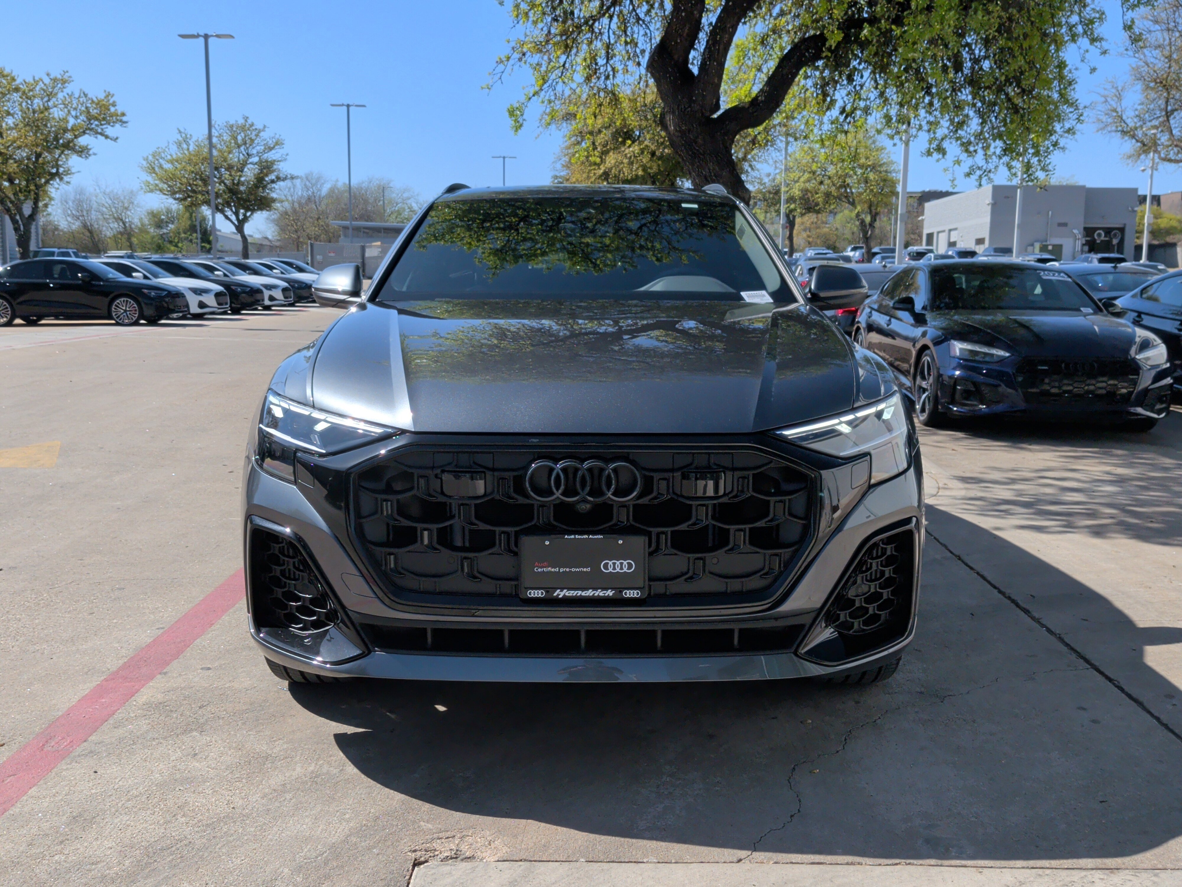 Used 2024 Audi Q8 Premium Plus w/ Premium Plus Package image 3