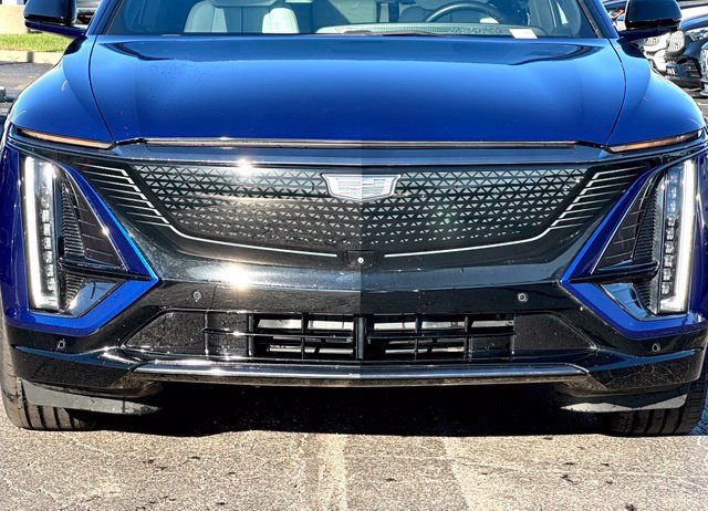 Used 2024 Cadillac Lyriq Sport w/ LPO, Floor Liner Package AWD/4WD image 4