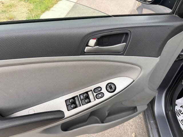 Used 2017 Hyundai Accent SE image 31