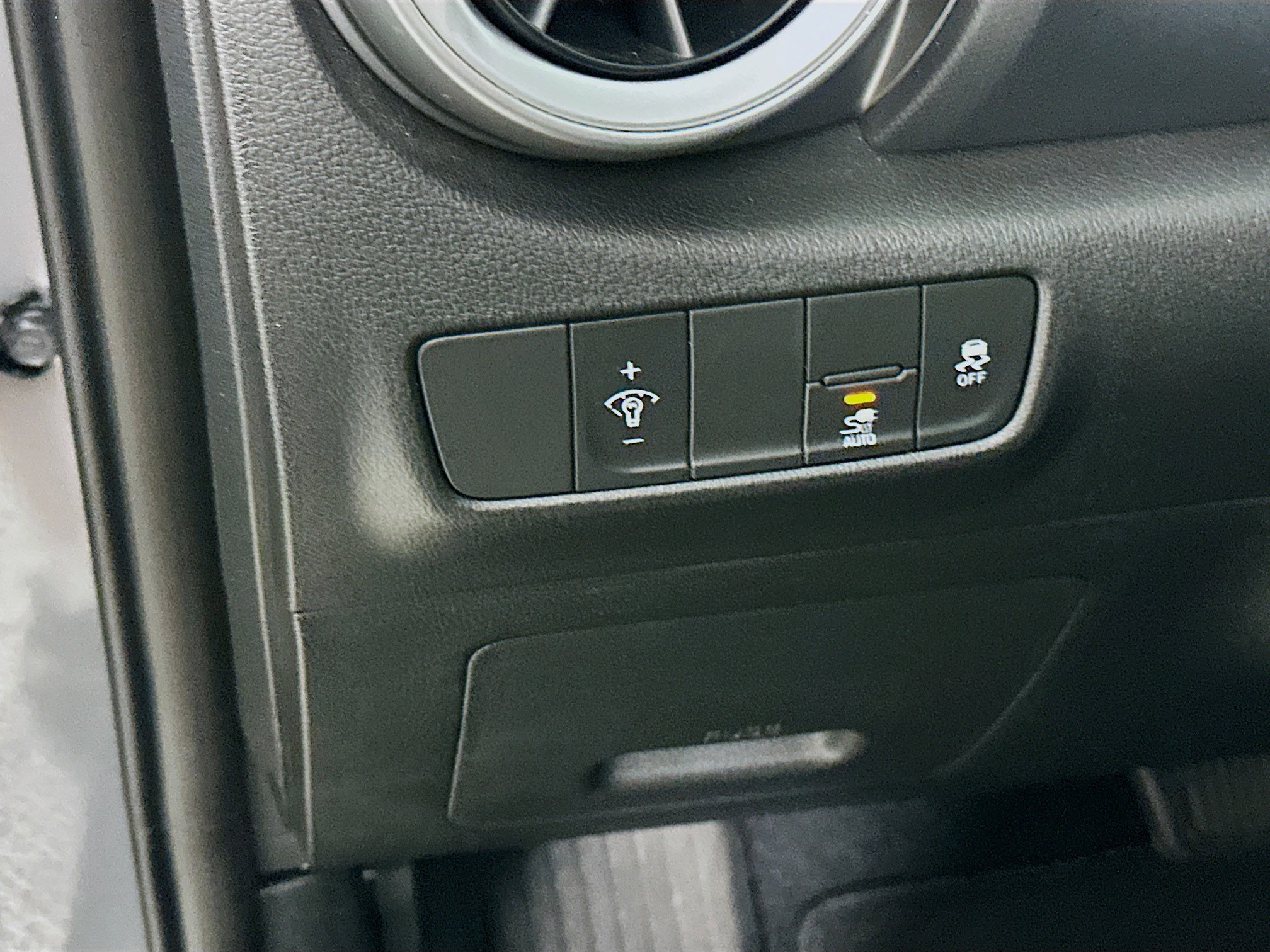 Used 2023 Hyundai Kona SE FWD image 17