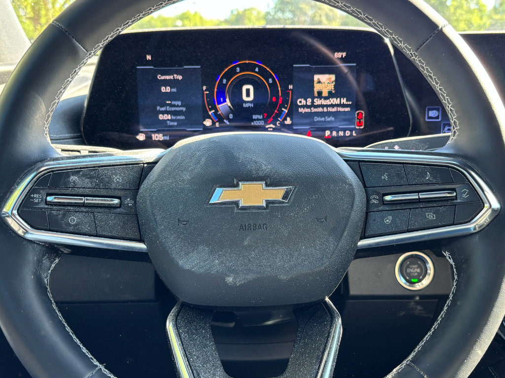 Used 2025 Chevrolet Traverse LT FWD image 14