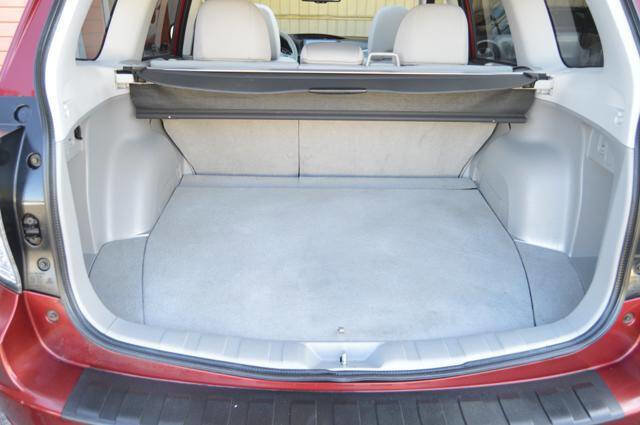 Used 2011 Subaru Forester 2.5X Premium w/ All-Weather Pkg image 36