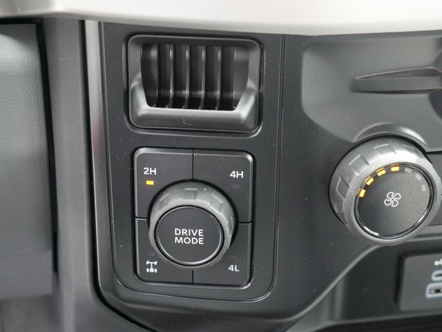 New 2025 Ford F250 XL w/ XL Chrome Package image 18