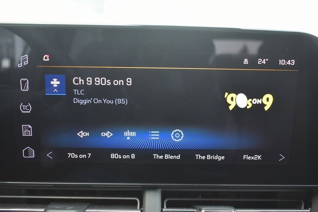 Used 2025 Chevrolet Trax LT w/ LT Convenience Package image 25