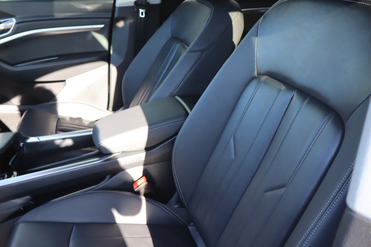 Used 2021 Audi e-tron Premium w/ Convenience Plus Package AWD/4WD image 28