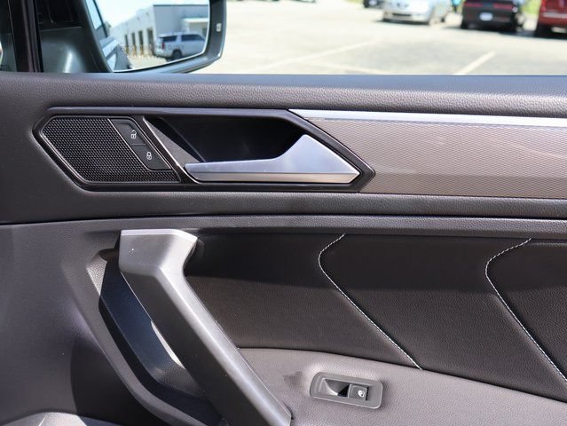Used 2024 Volkswagen Tiguan SE R-Line FWD image 8