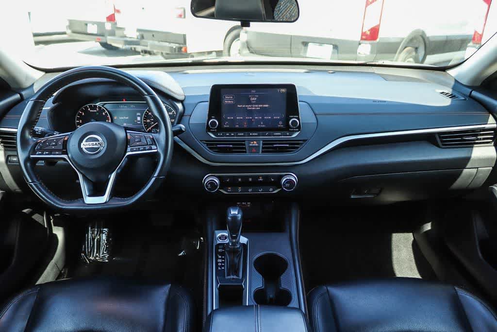 Used 2020 Nissan Altima 2.5 SR w/ Premium Package FWD image 12