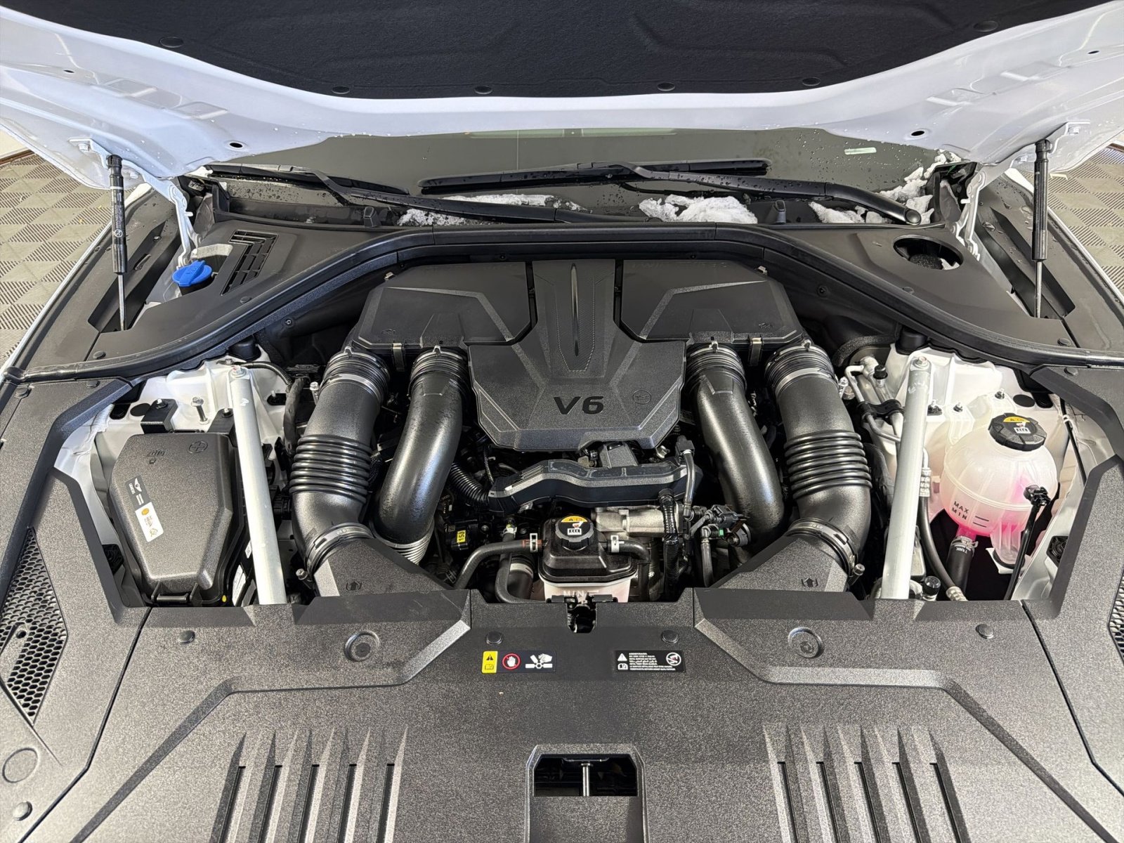 Used 2023 Genesis GV70 3.5T Sport w/ Sport Prestige Package image 28