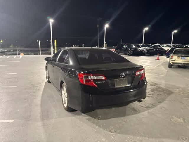 Used 2012 Toyota Camry SE w/ Leather Pkg FWD image 7