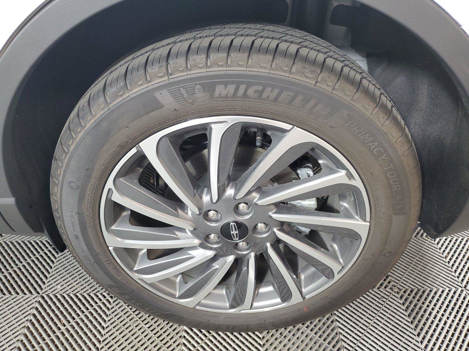 Used 2026 Lincoln Corsair Reserve w/ Rear Removable Package Tray FWD image 10