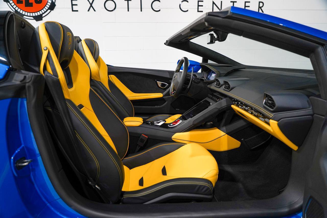 Used 2023 Lamborghini Huracan EVO image 15