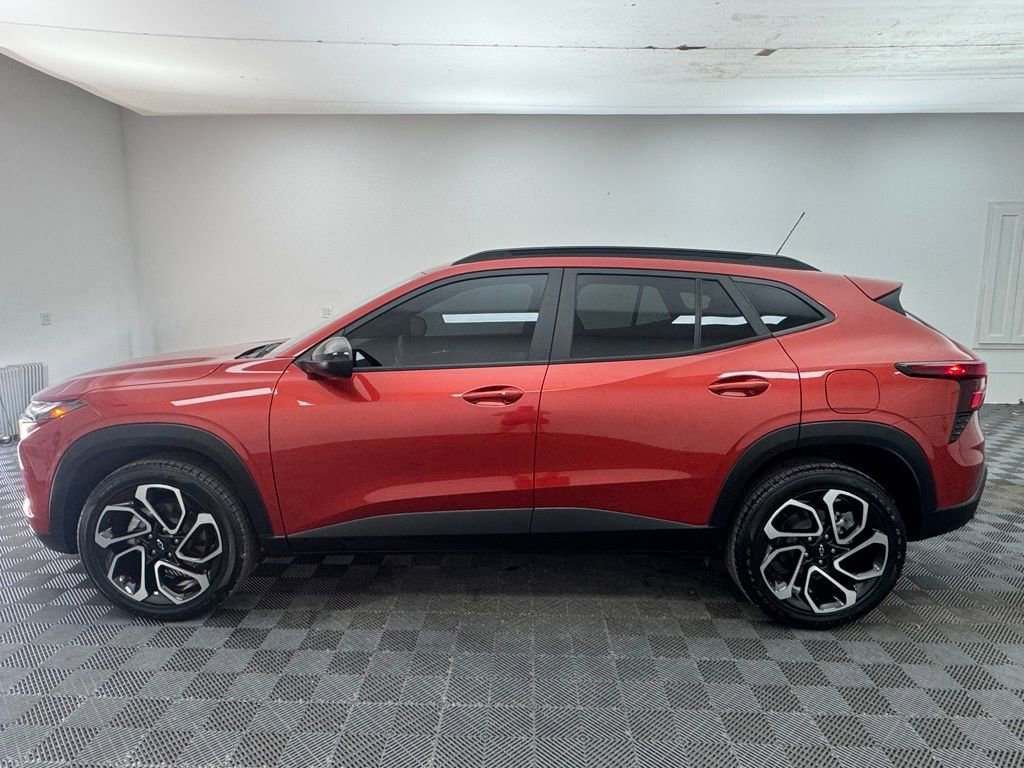 Used 2024 Chevrolet Trax RS w/ Driver Confidence Package image 11