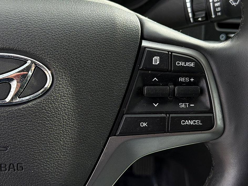 Used 2017 Hyundai Elantra Limited image 16