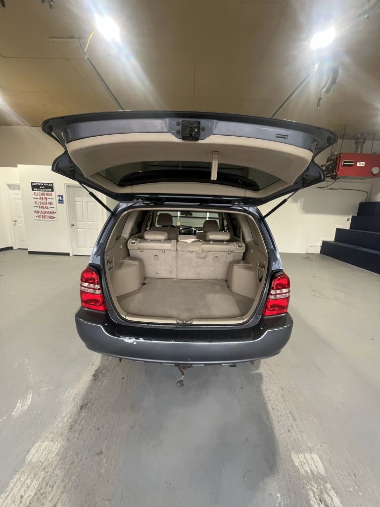 Used 2003 Toyota Highlander Limited image 9
