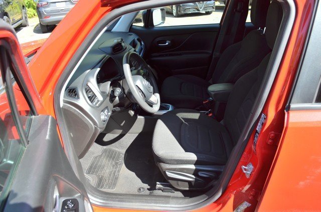 Used 2022 Jeep Renegade Latitude image 16