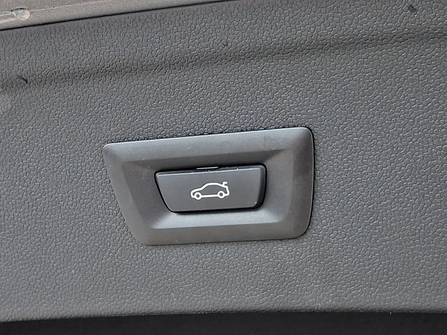 Used 2023 BMW iX xDrive50 AWD/4WD image 33