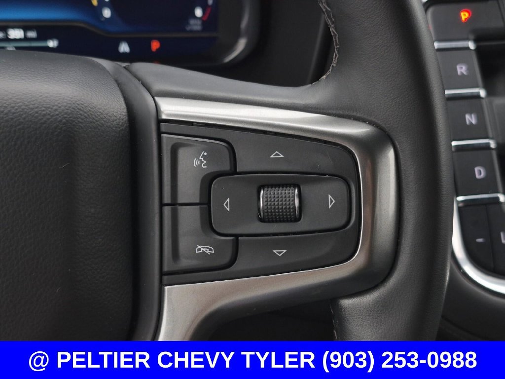 Used 2024 Chevrolet Suburban LT w/ Luxury Package RWD image 23