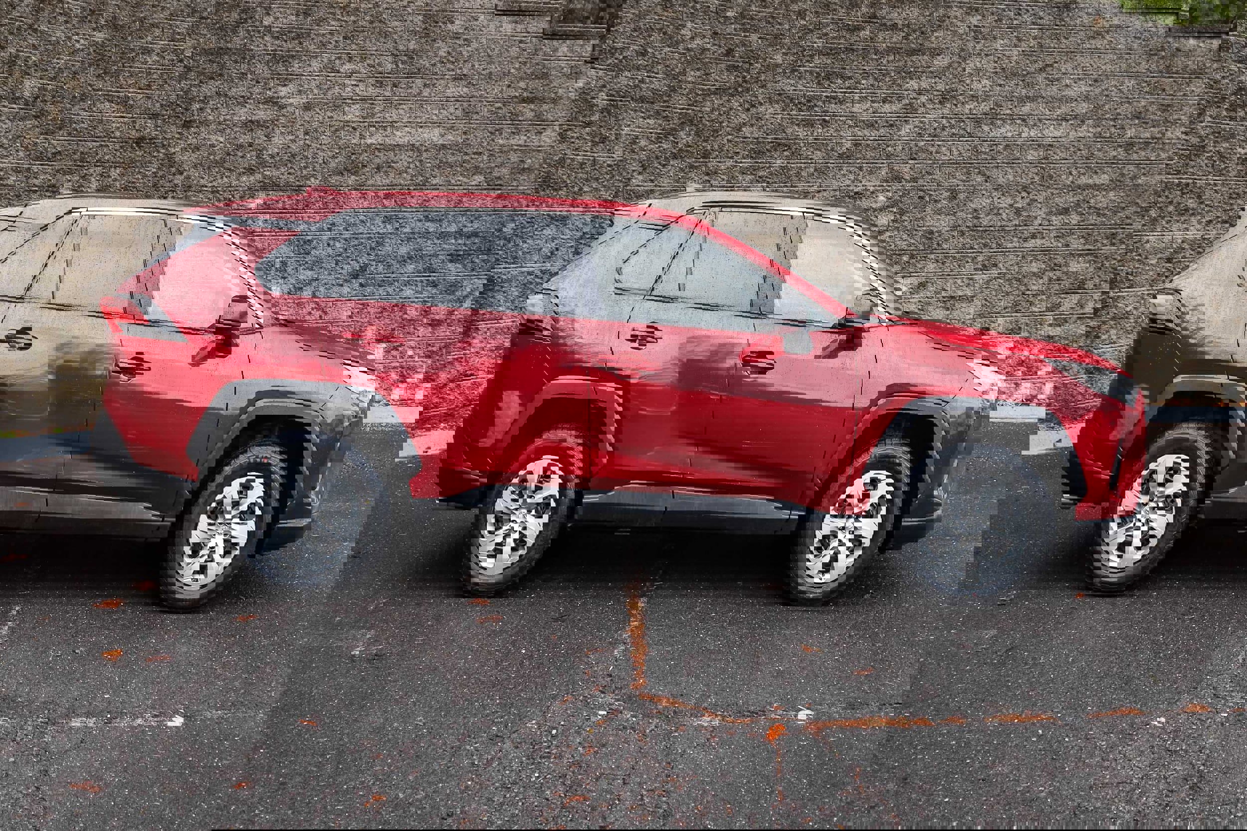 Used 2024 Toyota RAV4 LE image 4