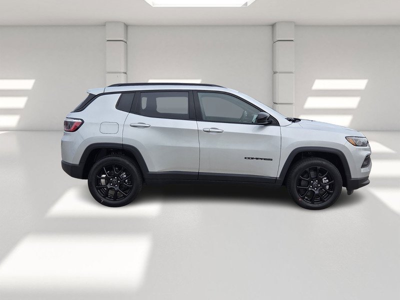 New 2026 Jeep Compass Latitude image 6