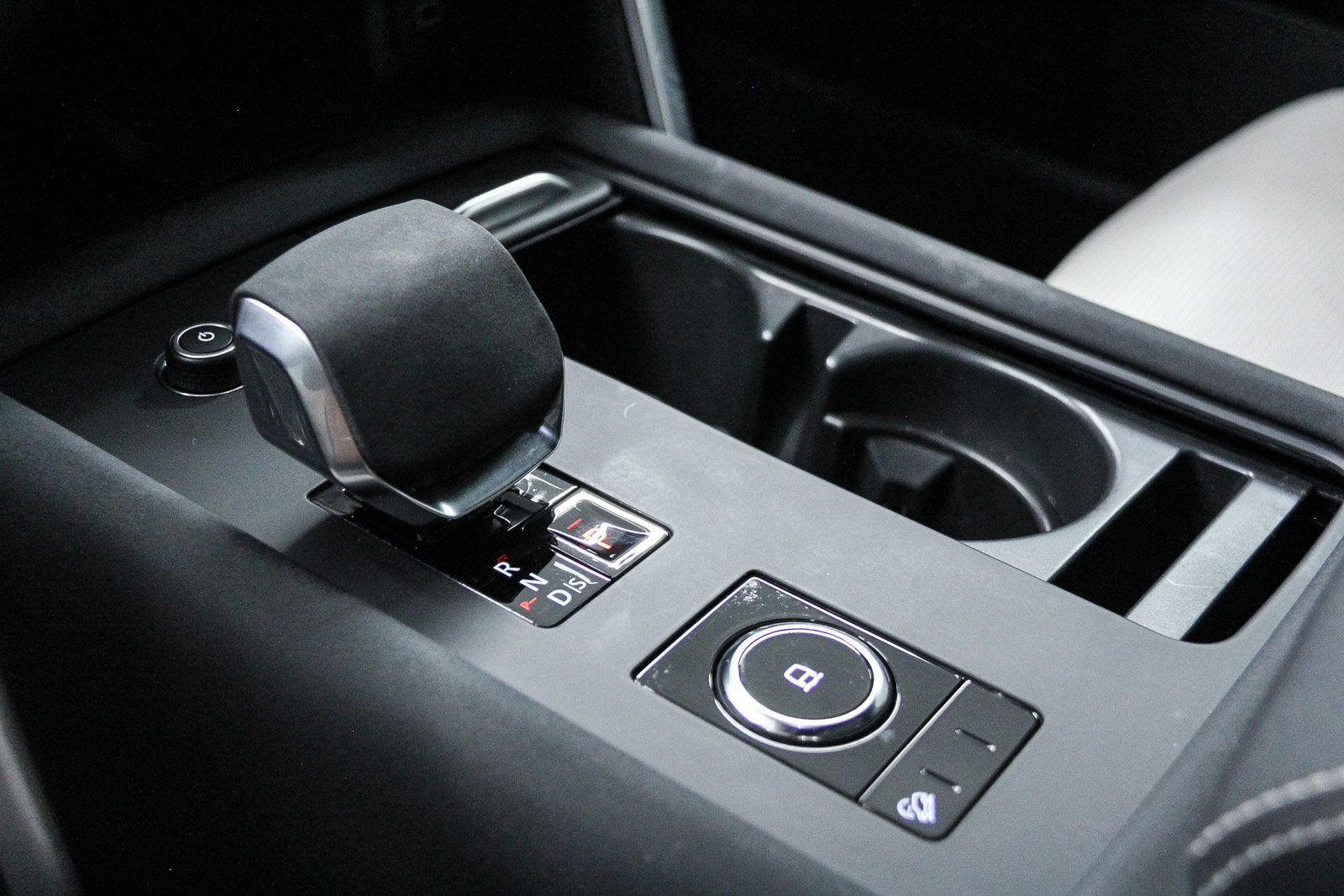 Used 2023 Land Rover Discovery S R-Dynamic image 20