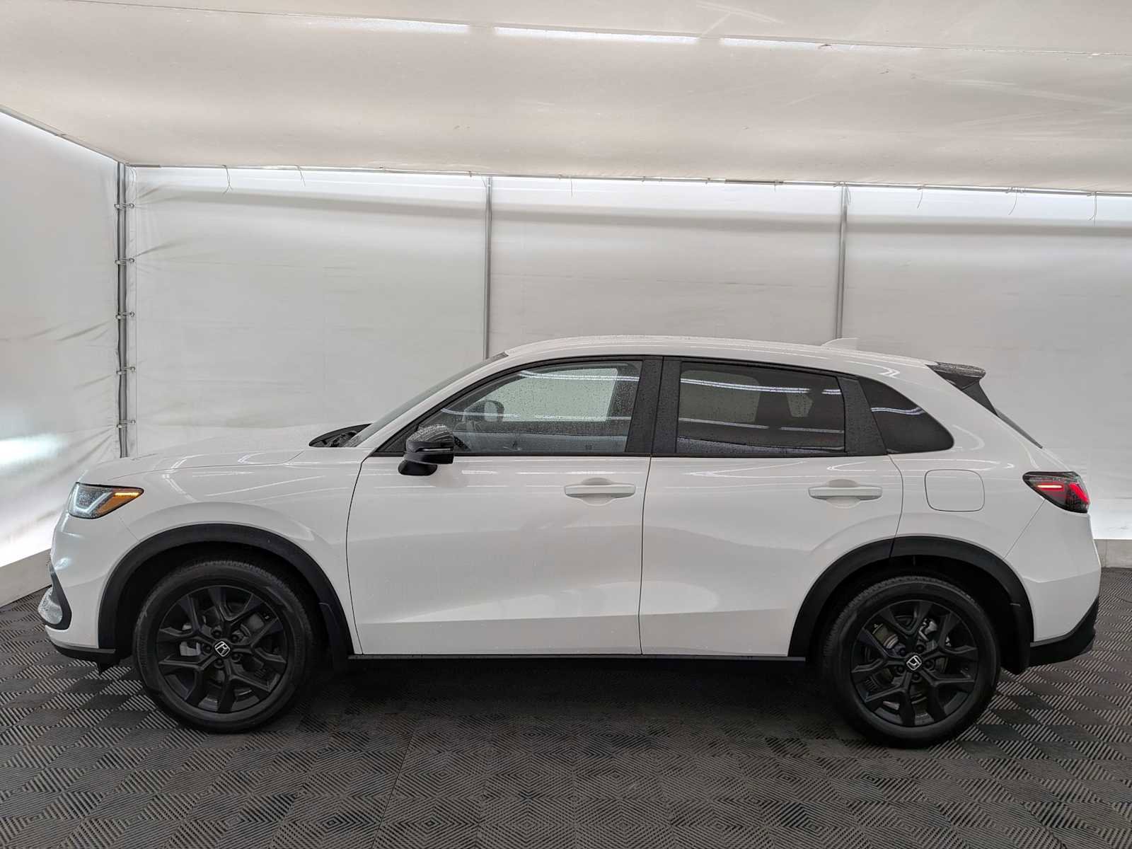 Used 2025 Honda HR-V Sport image 3