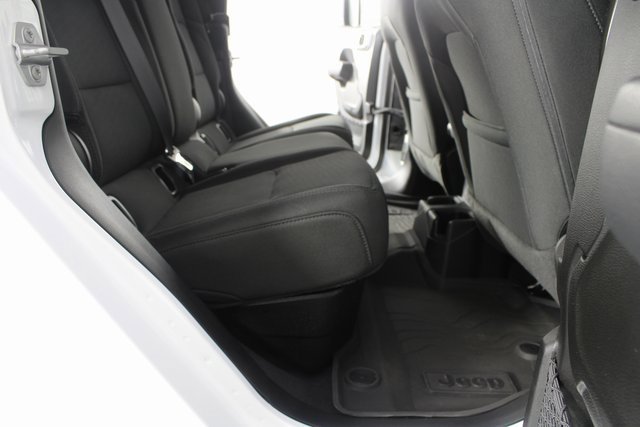 Used 2022 Jeep Gladiator Willys image 19