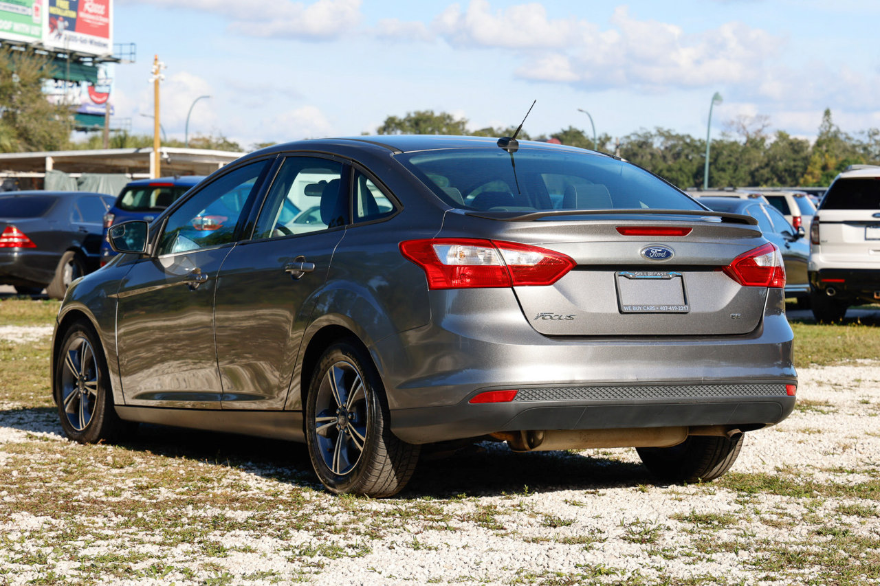 Used 2014 Ford Focus SE w/ SE Sport Package image 5