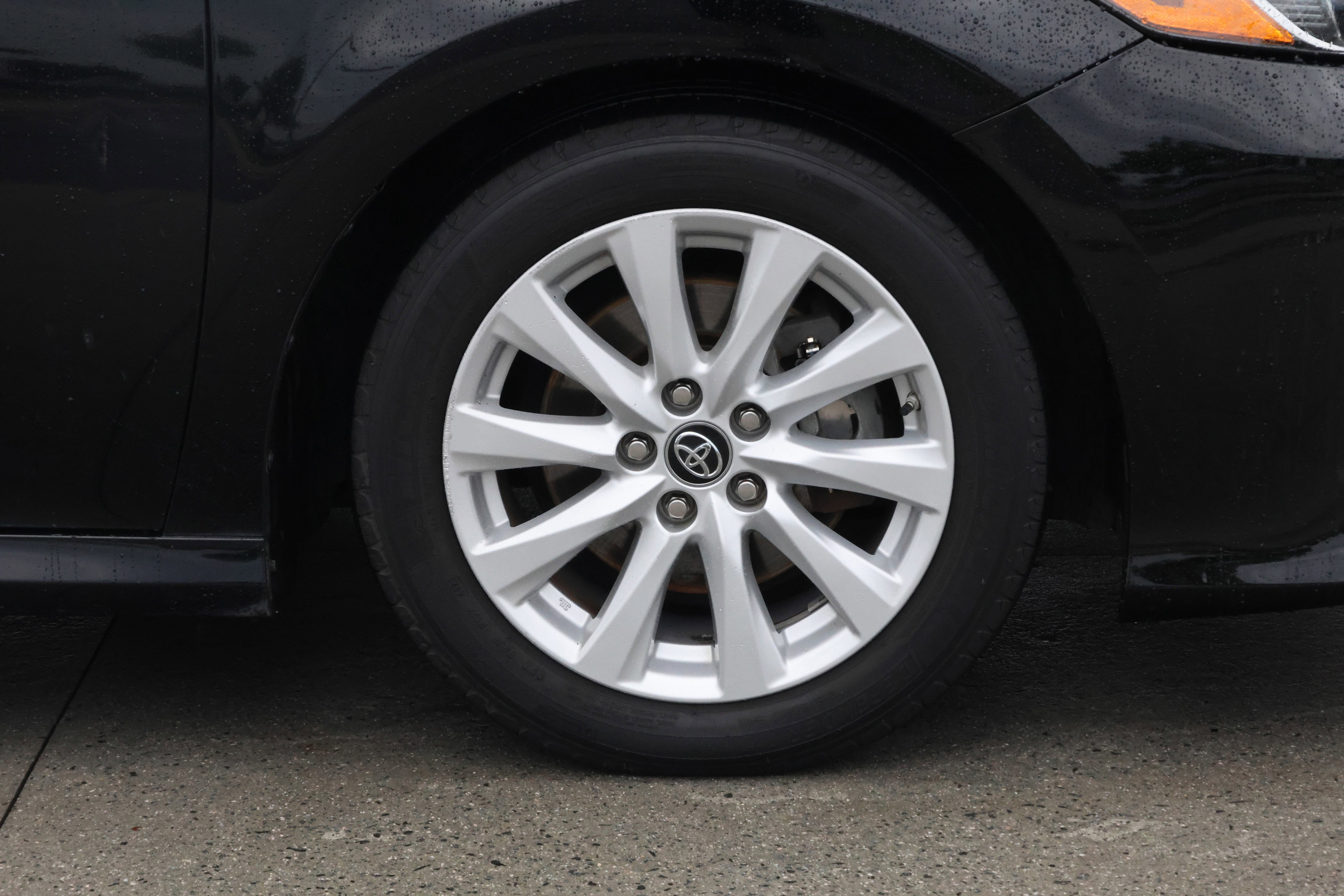 Used 2019 Toyota Camry LE FWD image 11