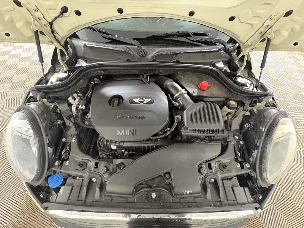 Used 2018 MINI Cooper 2-Door Hardtop FWD image 30