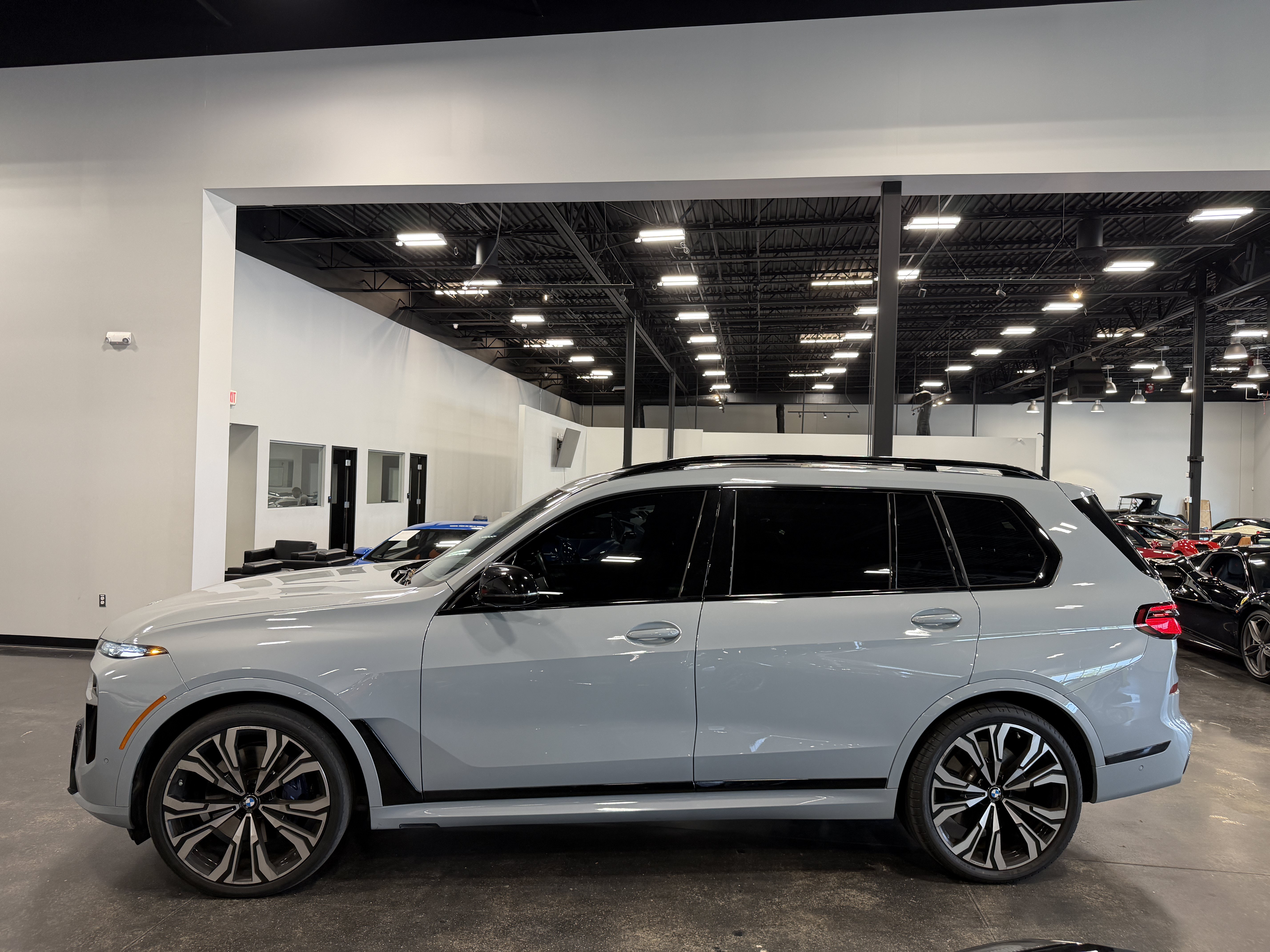 Used 2024 BMW X7 M60i w/ Executive Package AWD/4WD image 4